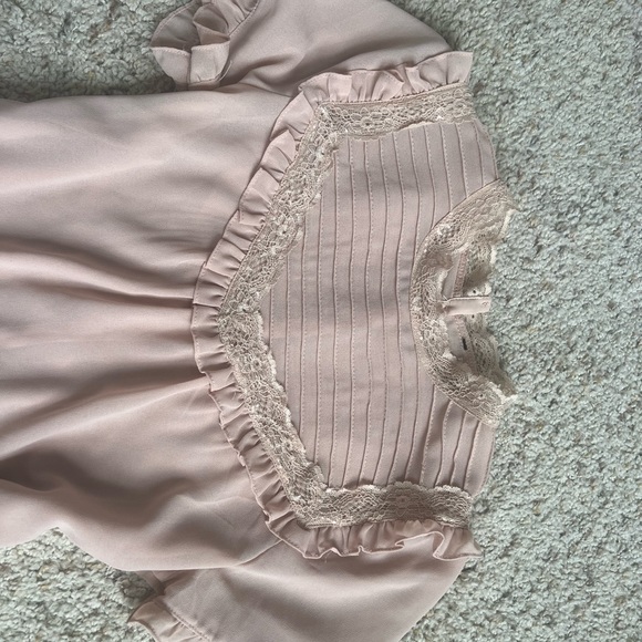 Vintage pink lacy top with buttons down the back - Picture 3 of 4
